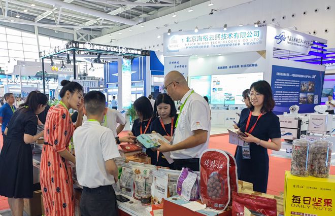 策勒县名优特产走进2024民航数字技术及智能装备展(图4)