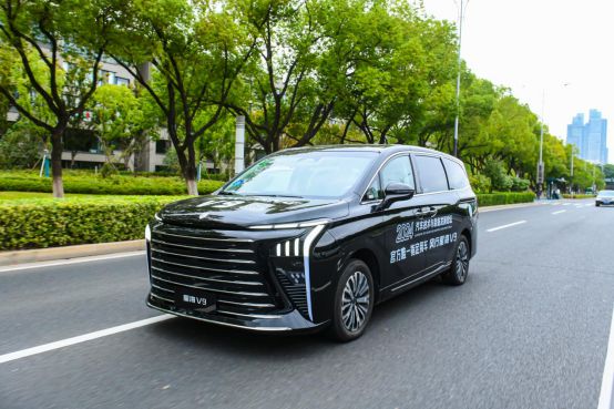 共筑新生态东风风行护航2024汽车技术与装备发展论坛(图5)