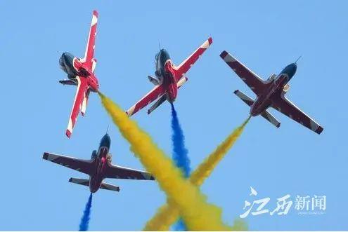《江西日报》：辽阔蓝天竞自由——2024中国航空产业大会暨南昌飞行大会回眸(图6)
