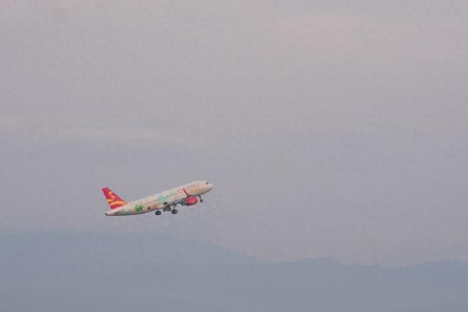 中国中化研制国内首条民航子午胎装配空客A320飞机试飞圆满成功(图1)
