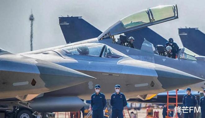 2024中国空军盘点战斗机接近2000架亚洲最强空军名副其实！(图1)