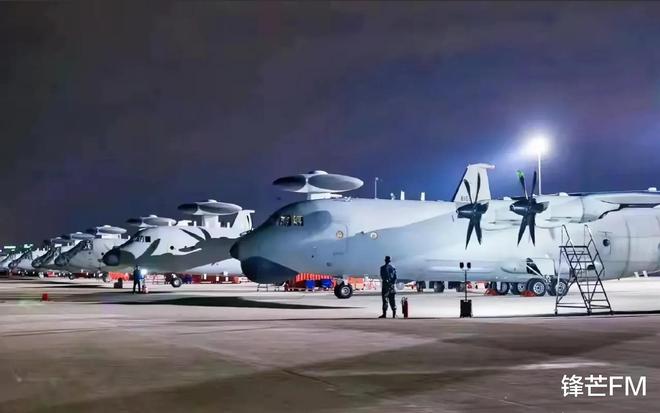 2024中国空军盘点战斗机接近2000架亚洲最强空军名副其实！(图8)