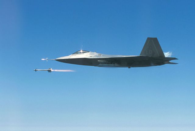 2004—2024空中武器装备的发展和规律欧洲就是在年前掉队的(图2)