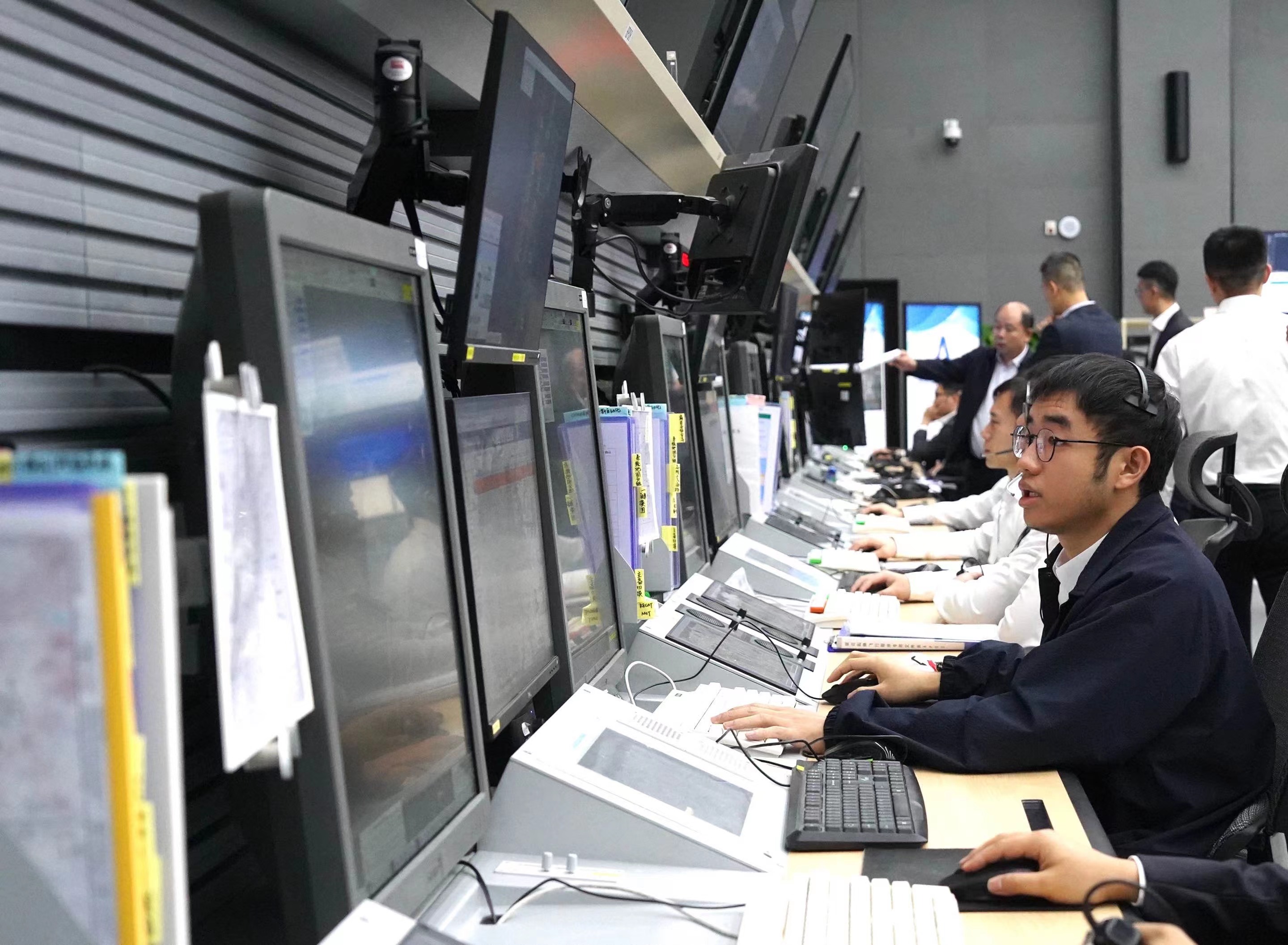 民航中南空管局全力做好2024年冬春航班换季工作(图1)