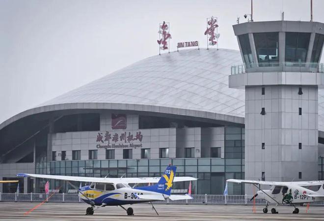 “鲲龙”领证这架飞机会游泳！“头耳眼嘴”均系成都造(图8)