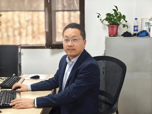 从零起步探索“无人区”：记中国航空工业集团计算所2024年标兵工作者陈晓磊(图1)
