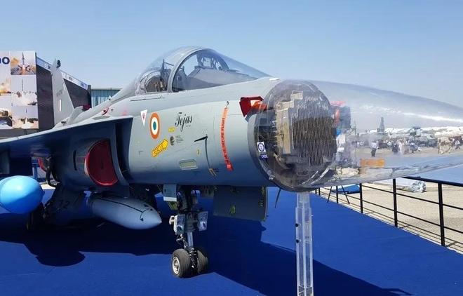 笑不活了！印度交付8架“光辉”战斗机居然有6架都没装发动机！(图9)