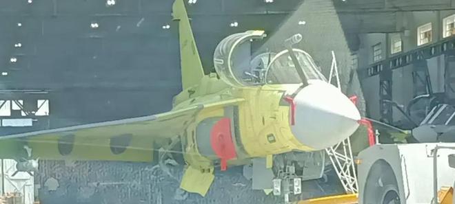 笑不活了！印度交付8架“光辉”战斗机居然有6架都没装发动机！(图8)