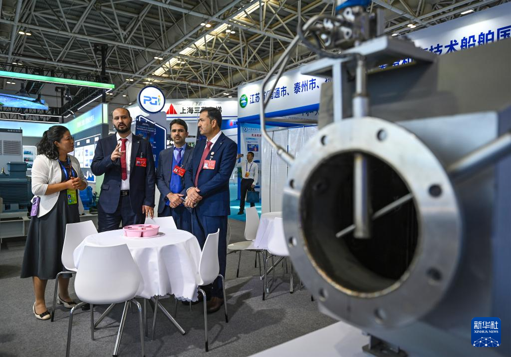 新華全媒+丨海洋科技裝備齊亮相——記者探訪2024世界航海裝備大會-新華網(图4)