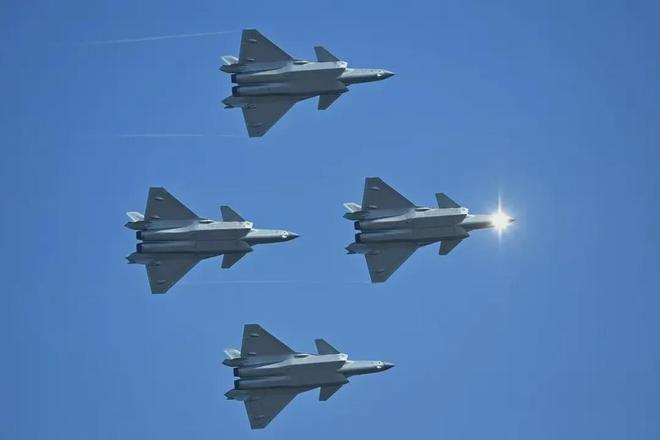 国防部：空军航空开放活动首次静态展示歼-20(图2)