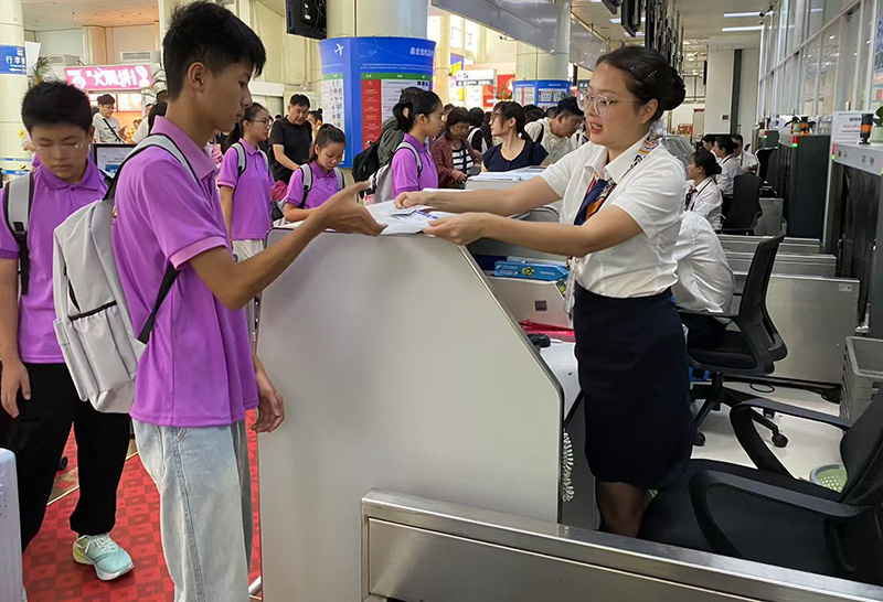 清凉云南引客来云南民航暑运创佳绩(图1)