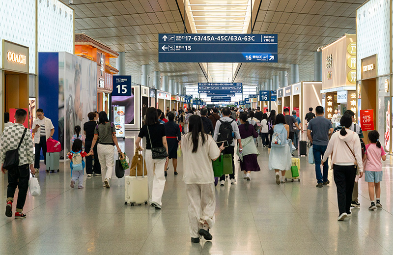 清凉云南引客来云南民航暑运创佳绩(图2)