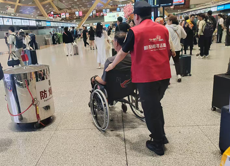 清凉云南引客来云南民航暑运创佳绩(图3)