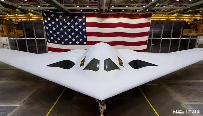 美B-2载弹量227吨俄图-160载弹量45吨中国轰20多少？(图3)