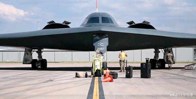 美B-2载弹量227吨俄图-160载弹量45吨中国轰20多少？(图7)
