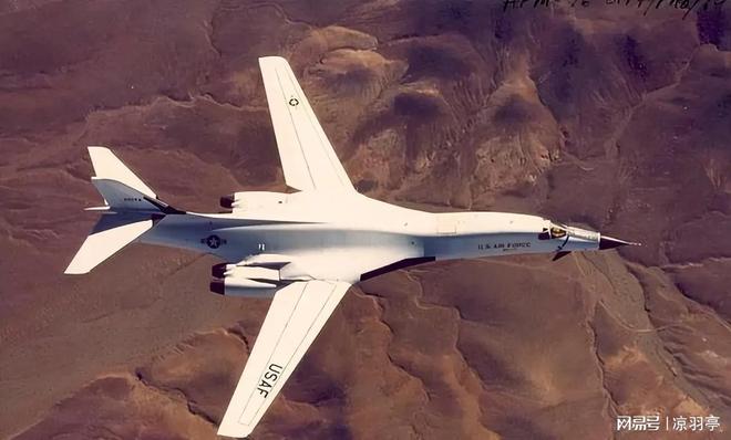 美B-2载弹量227吨俄图-160载弹量45吨中国轰20多少？(图9)