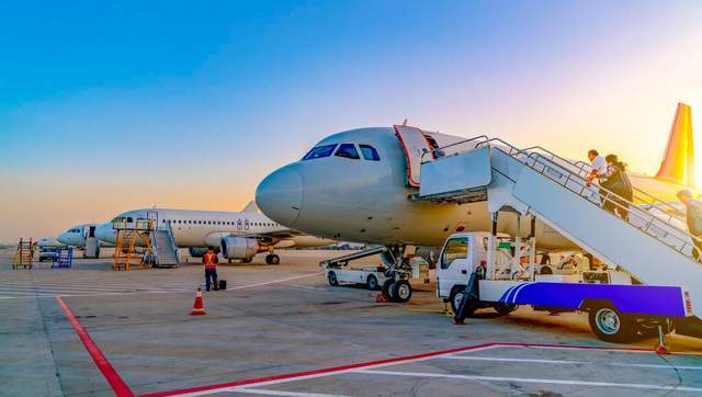 征服东南亚小岛！中国商飞“拿下”最大C909客机海外订单(图1)