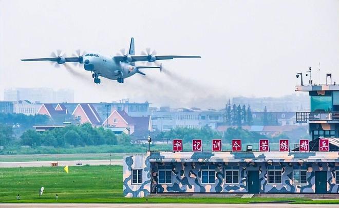 不要光想击沉美航母美国有一种武器更致命中国有能力应对吗？(图19)