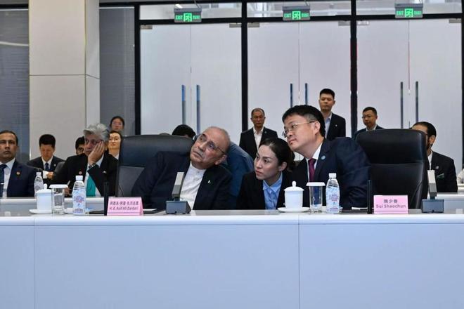 印媒：巴基斯坦总统访问中国航空工业集团歼-35A交易仍在进行？(图9)