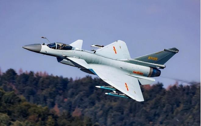 太强了！英媒爆料印巴空战ZDK-03没动是歼-10CE独自猎杀阵风？(图2)