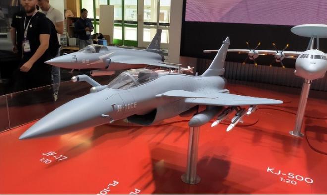 太强了！英媒爆料印巴空战ZDK-03没动是歼-10CE独自猎杀阵风？(图10)