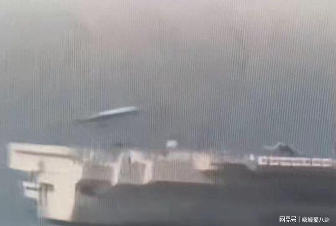 攻击-21降落甲板:“福建”号航母无人机适配种类提升300%(图1)