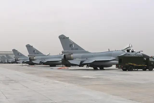 突然到来的惊喜？孟加拉国表示要22亿美元购买20架歼-10CE？(图1)