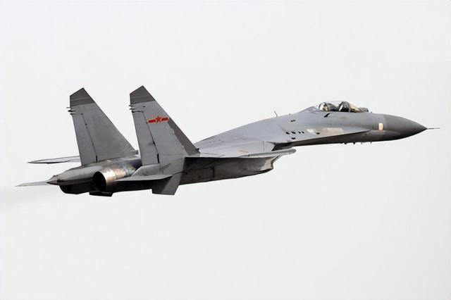 冲破30年垄断！中国战机六代突破老美惊了：背后竟有这国家助力(图3)