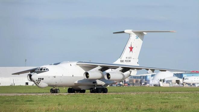 中国太聪明了：趁着俄罗斯武器滞销一口气订购20架大飞机(图8)