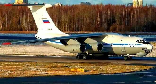 中国太聪明了：趁着俄罗斯武器滞销一口气订购20架大飞机(图13)