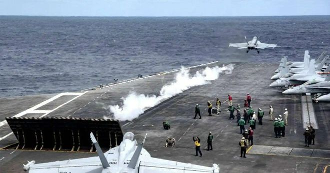 特朗普称将下令美航母改回蒸汽弹射专家：说起来容易做起来难(图2)