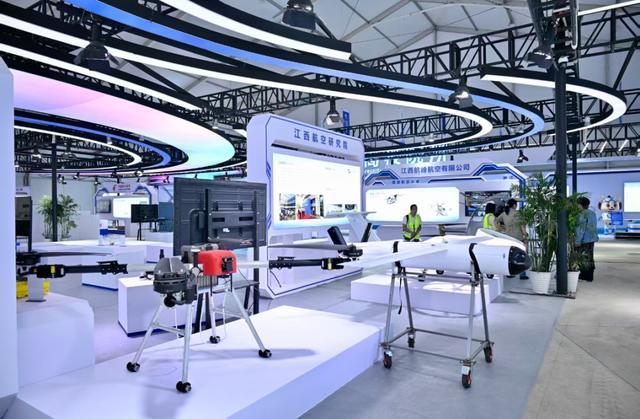 太震撼了！167亿签约+多国机队炫技！2025南昌飞行大会燃动蓝天！(图6)