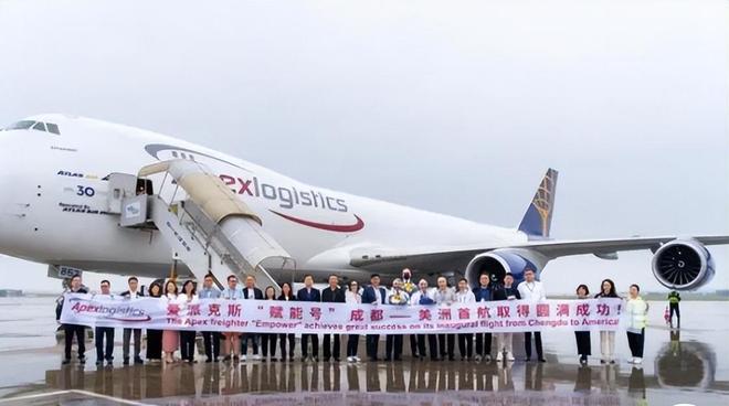 空军一号到底多先进?被誉为打不下的飞机安全配置很高(图4)