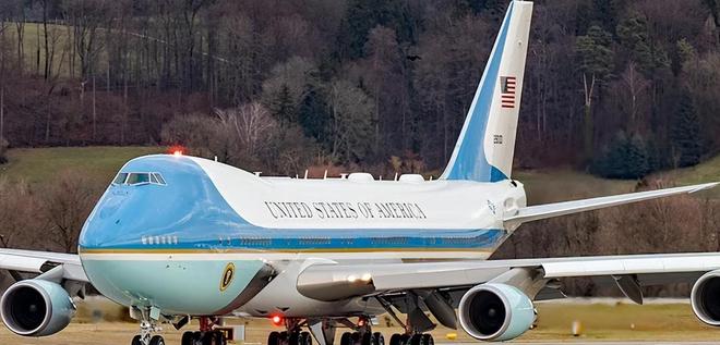 空军一号到底多先进?被誉为打不下的飞机安全配置很高(图14)