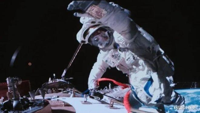 威武！神舟二十顶住太空碎片撞击要回家了或带回国宝级航天(图8)