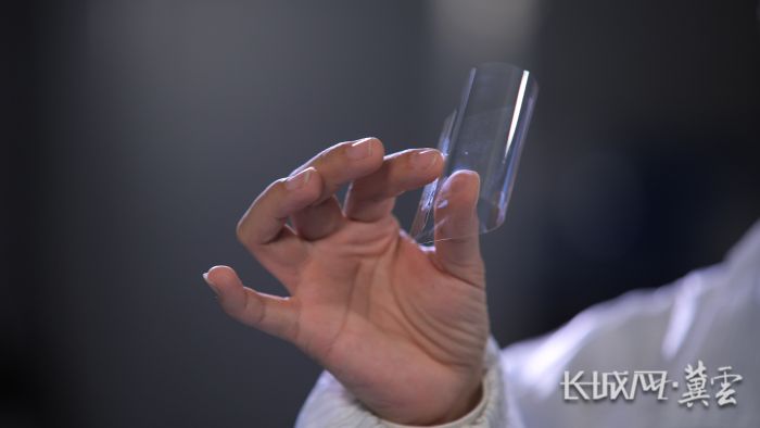 身边的“十四五”·五年十记②丨“河北造”航天玻璃的独门绝技(图1)