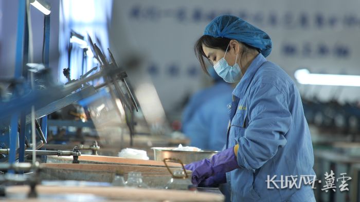 身边的“十四五”·五年十记②丨“河北造”航天玻璃的独门绝技(图4)