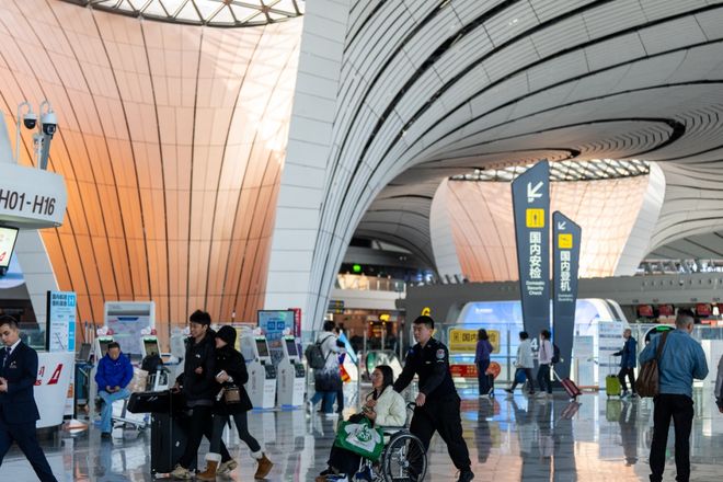 2025年机场观察：“显微镜”里读数据“望远镜”中见发展(图5)