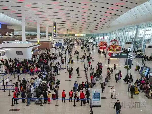 2025年机场观察：“显微镜”里读数据“望远镜”中见发展(图9)