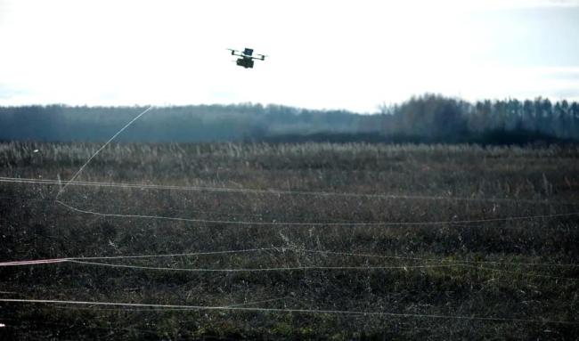 国产激光武器打击真实画面曝光！(图1)